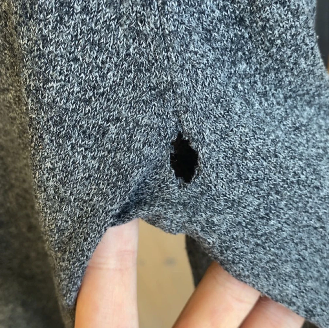 Grå stickad tröja från Hollister - 3