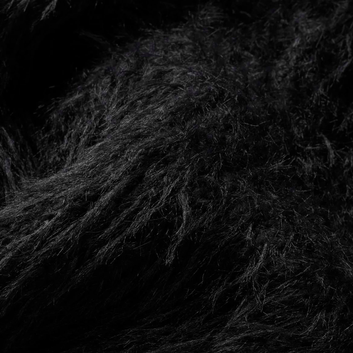 Svart lurvig tröja - 2