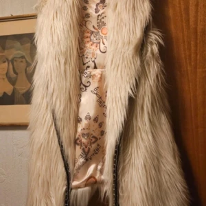 Väst Odd Molly  - Aldrig använd bara prövat. Stl S