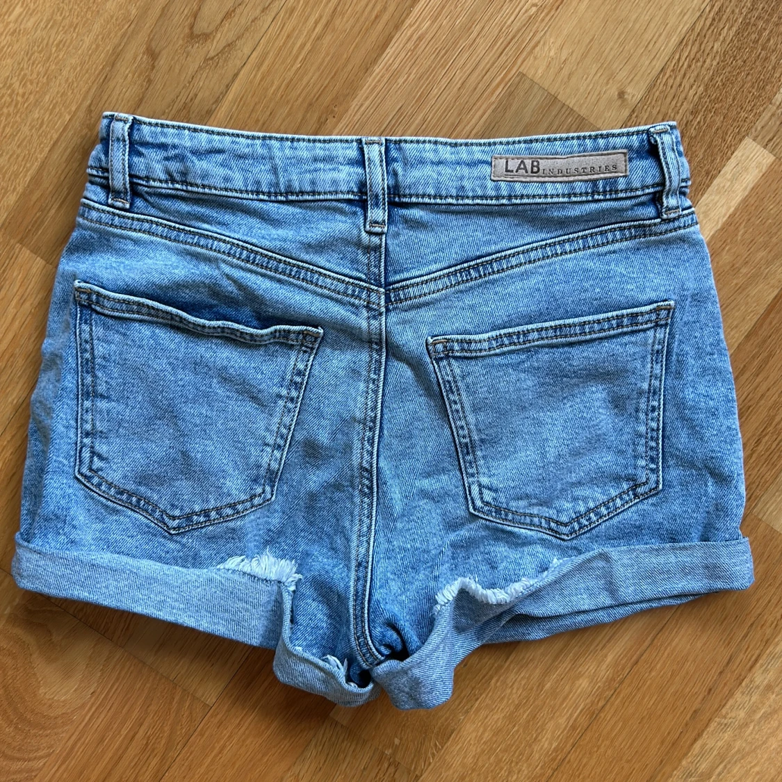 Blå jeansshorts från Kappahl  - 1