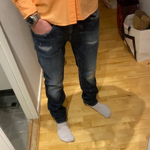 Replay Anbass Jeans - Säljer nu dessa sjukt snygga Replay Anbass jeans i storleken W34 L34, kontakta oss vid fler funderingar/bilder🤙🏼