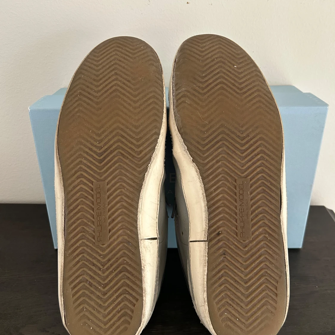 Grå Philippe Model - 3