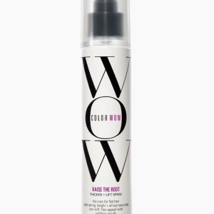 Color Wow Raise The Root spray -  Jag använde denna produkten 3 gånger och den fungerar jätte bra för folk som vill ha volym. Säljer den för den ger en sträv känsla i håret. Orginal pris 359kr Color Wow Raise The Root är en volymspray som ger extra lyft och fyllighet till håret. Kommer i en vit flaska med svart och lila text, och har en praktisk sprayfunktion. Perfekt för dig som vill ha mer volym och stadga i håret. Frakt inkluderat!