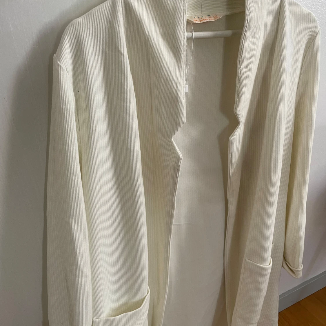 Vit ribbad blazer från AIREY - 1