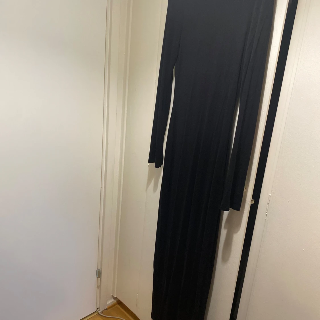 Svart långärmad långklänning Gina Tricot - 4