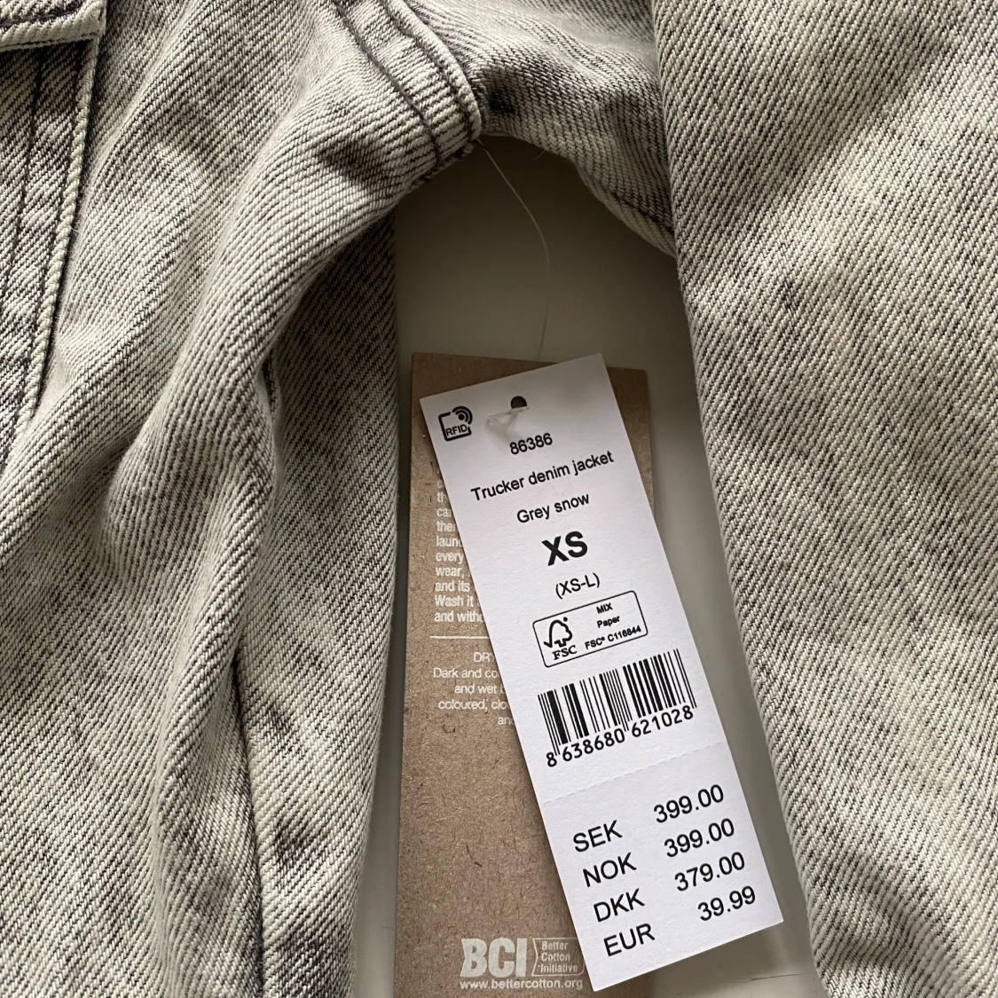 Grå jeansjacka från Gina Tricot XS - 3