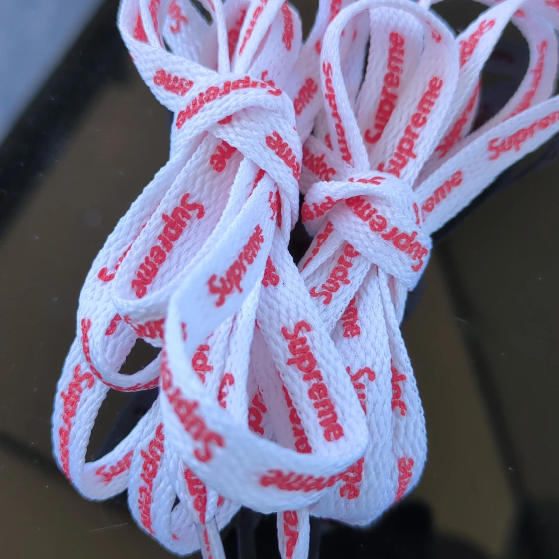  vita och röda skosnören med guld AF1 dubraes - 1