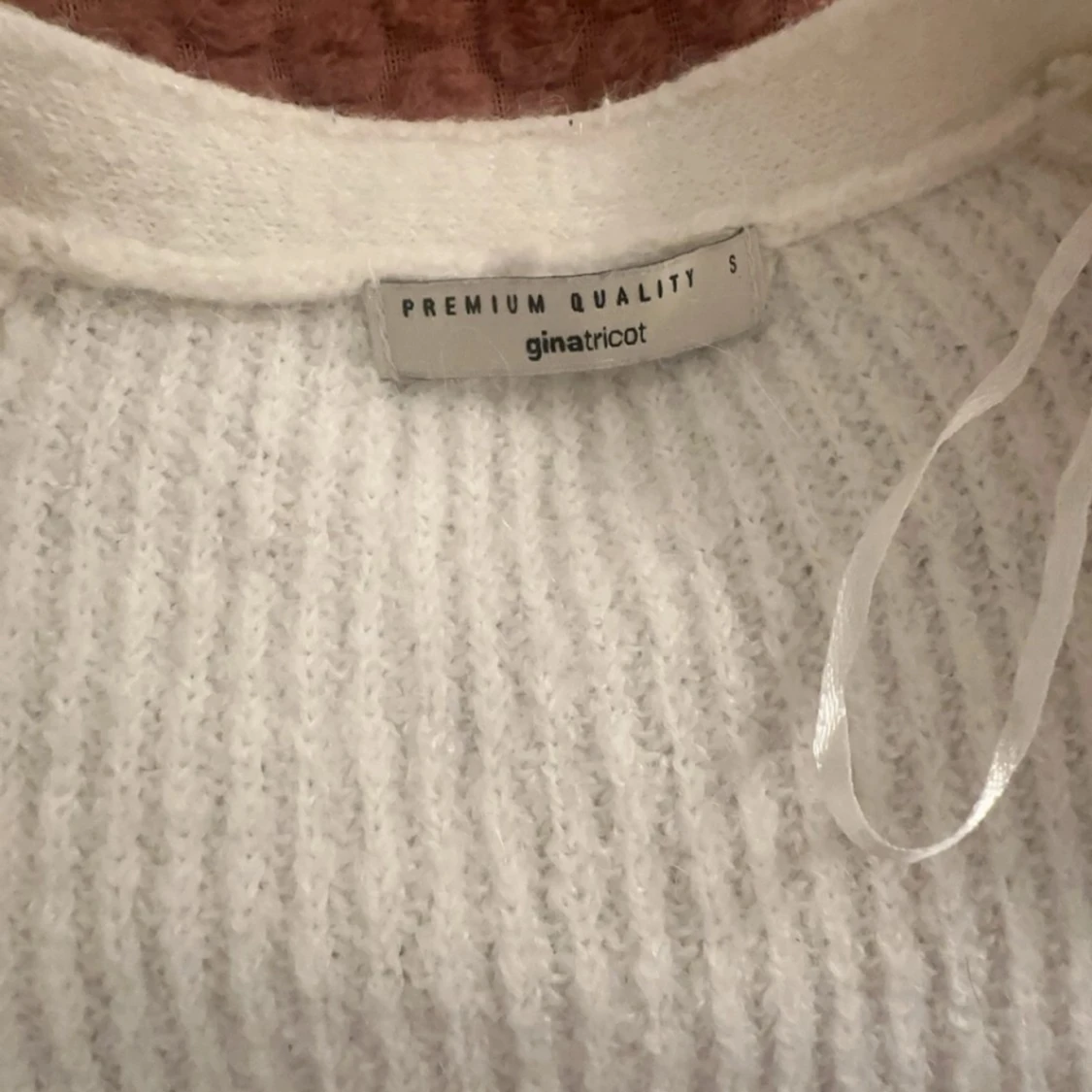 Vit ribbad kofta från Gina Tricot - 1