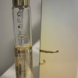 Grejer  - Skriv för mer info. Parfymen använd 50% och melon bodybutter 15%. Resten är nytt 