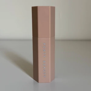 Fenty beauty match stix - Fenty beauty contour stick, sparsamt använd.