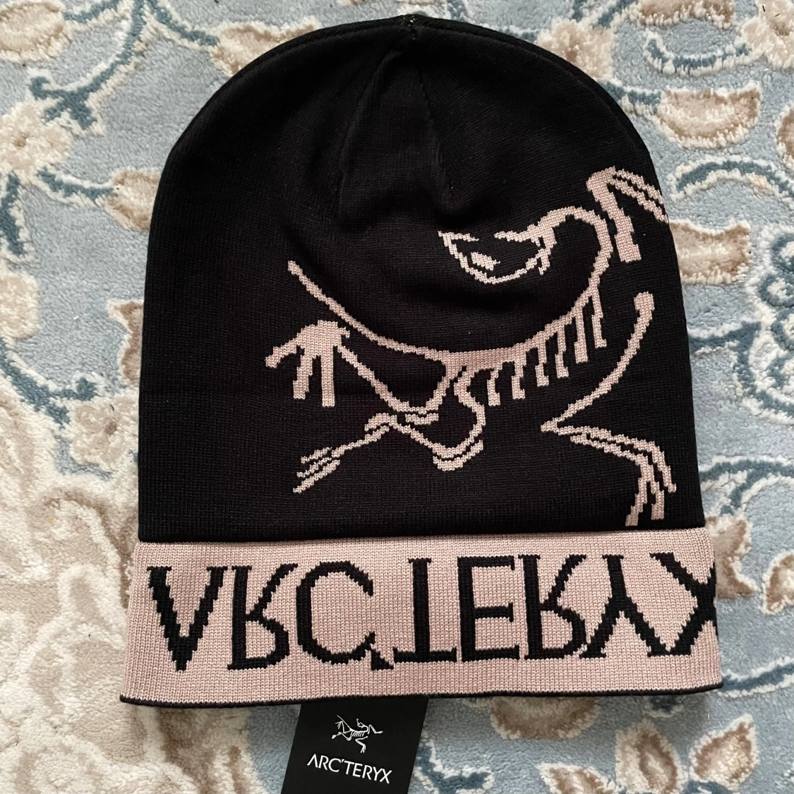 Svart Arc'teryx mössa med logga - 2