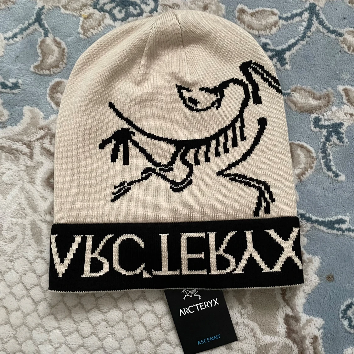 Beige Arc'teryx mössa med logga - 3