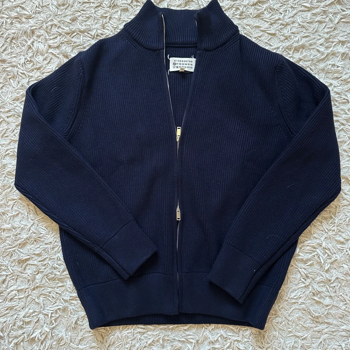 MM tjock marinblå ikoniska tröja