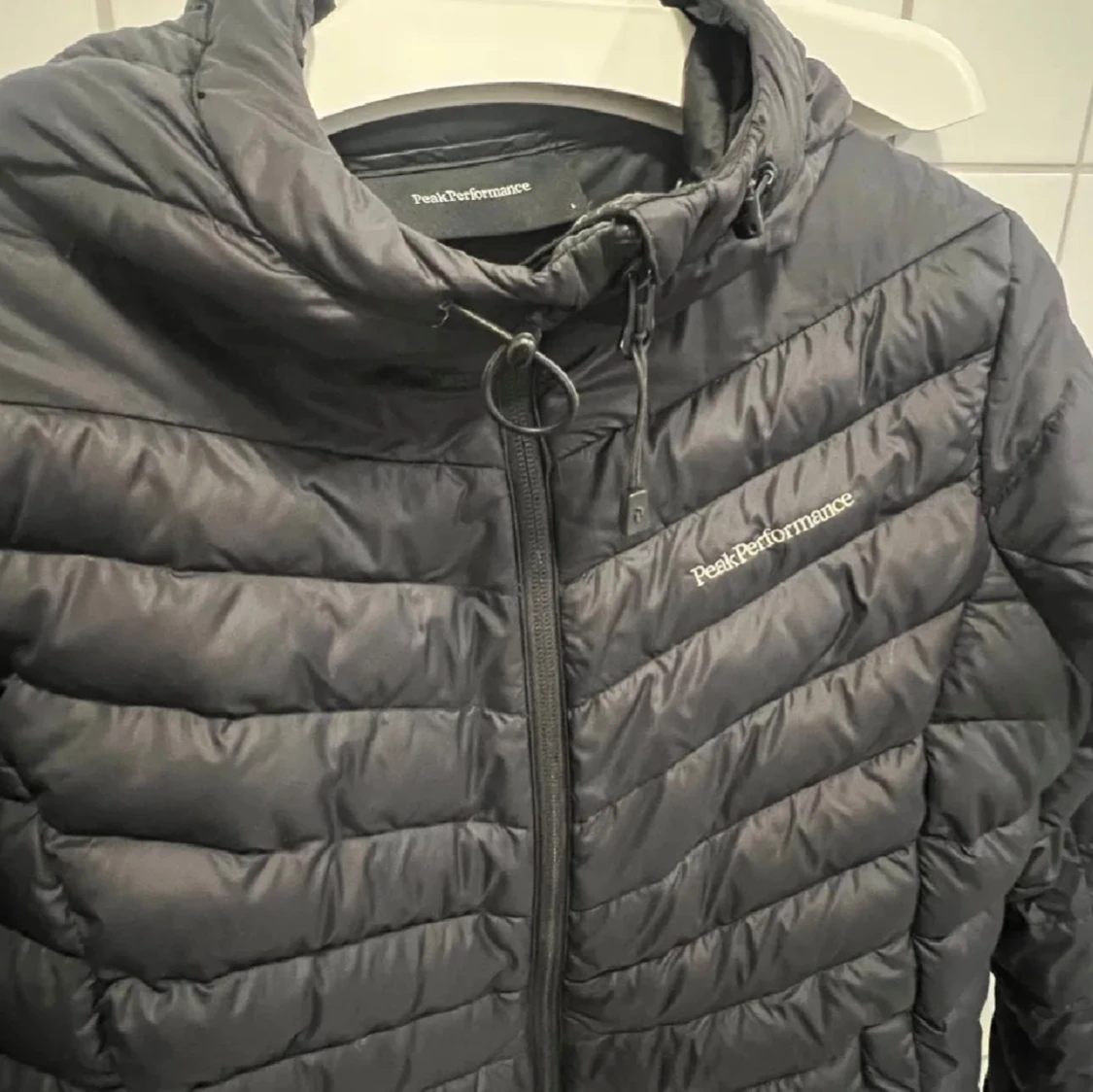 Svart dunjacka Peak Performance - 2