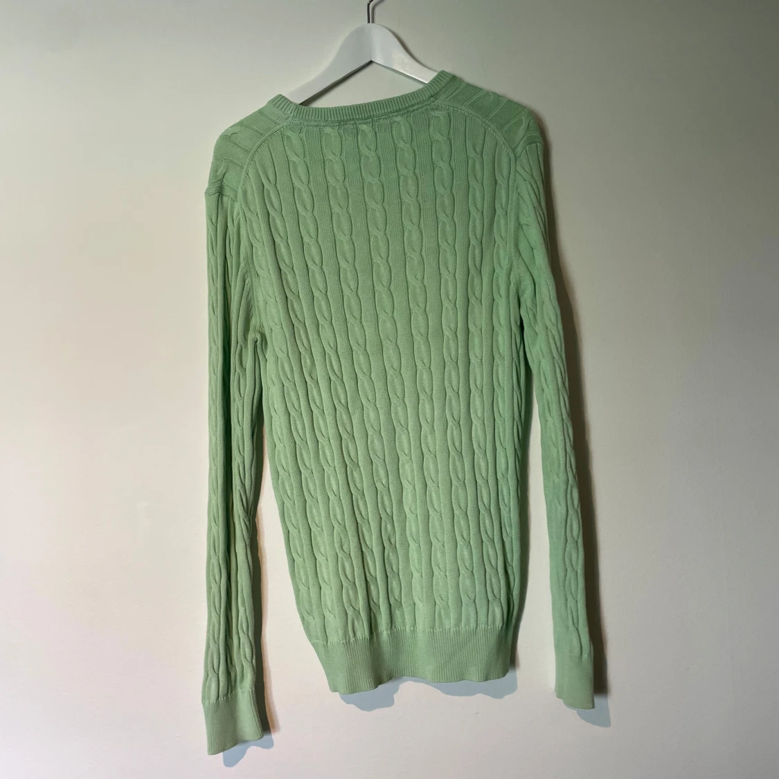 Ljusgrön kabelstickad tröja Morris - 2