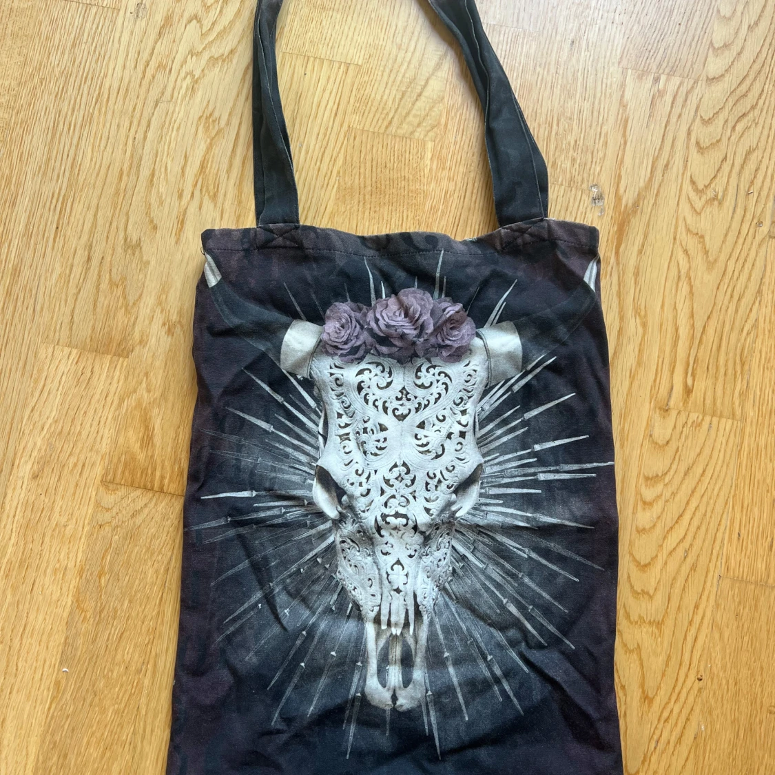 Svart shoppingväska Van Asch med tryck