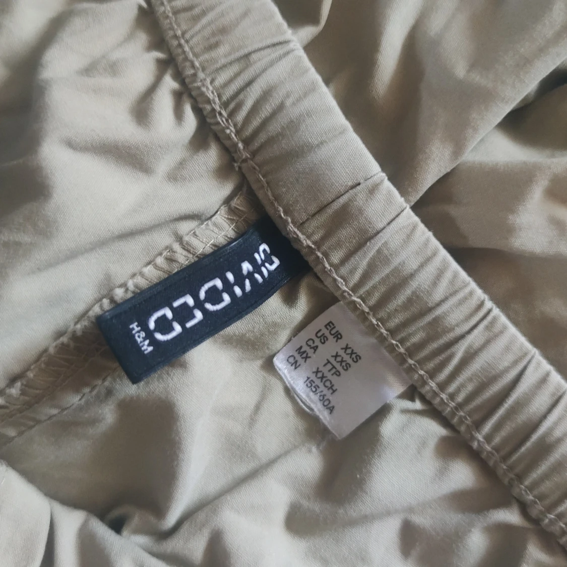 Beige cargopants från H&M Divided XXS - 2