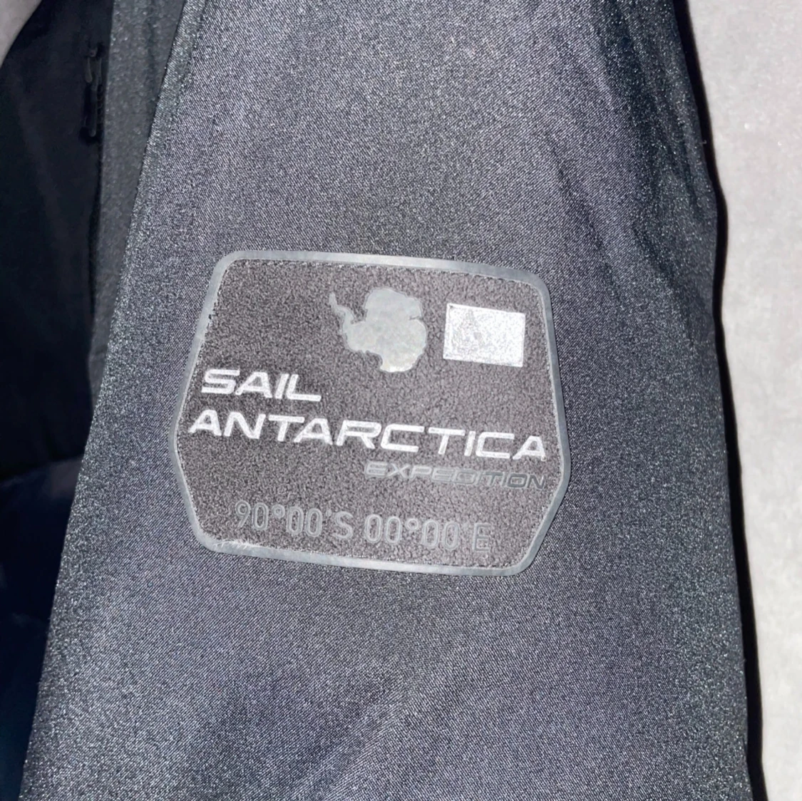 Svart dunjacka Sail Racing - 3