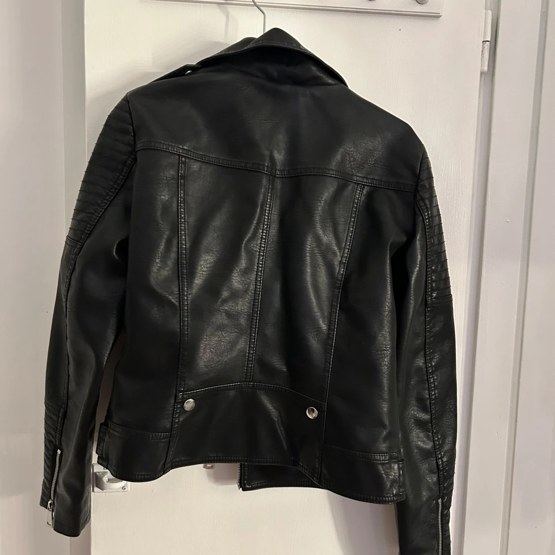 Svart skinnjacka från Vero Moda - 1