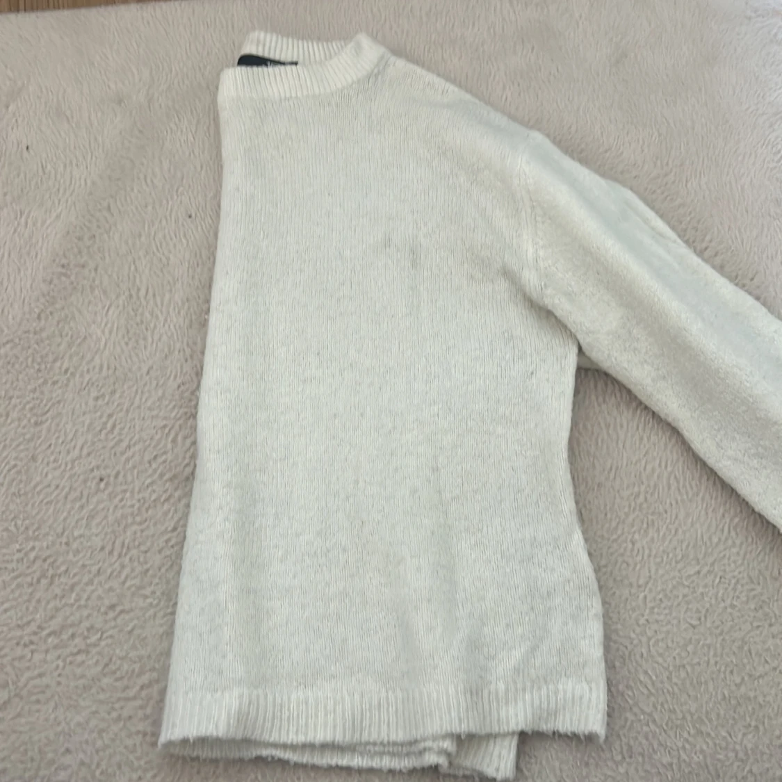 Vit stickad tröja - 1