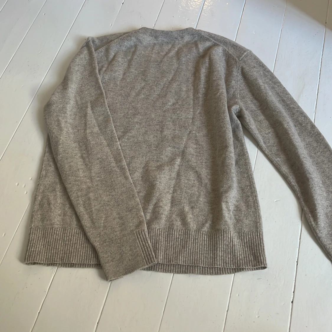 Beige kashmirtröja från Everlane - 2