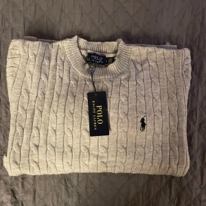 Grå Ralph lauren tröja - Tröja från ralph lauren, Strl S (passar öven XS) Helt ny. Priset kan diskuteras