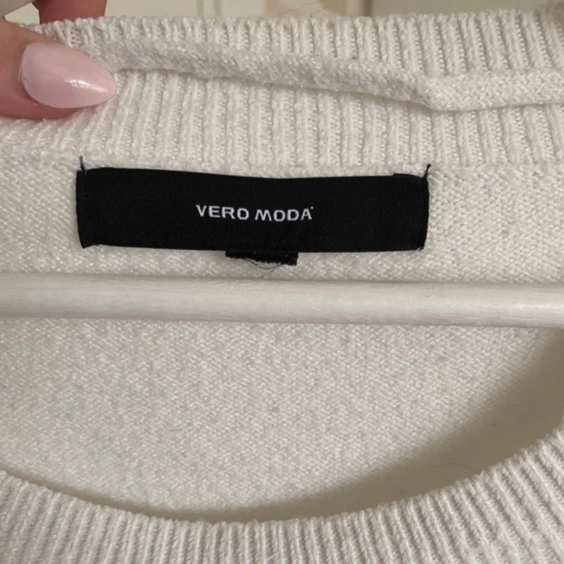 Vit stickad tröja från Vero Moda - 2