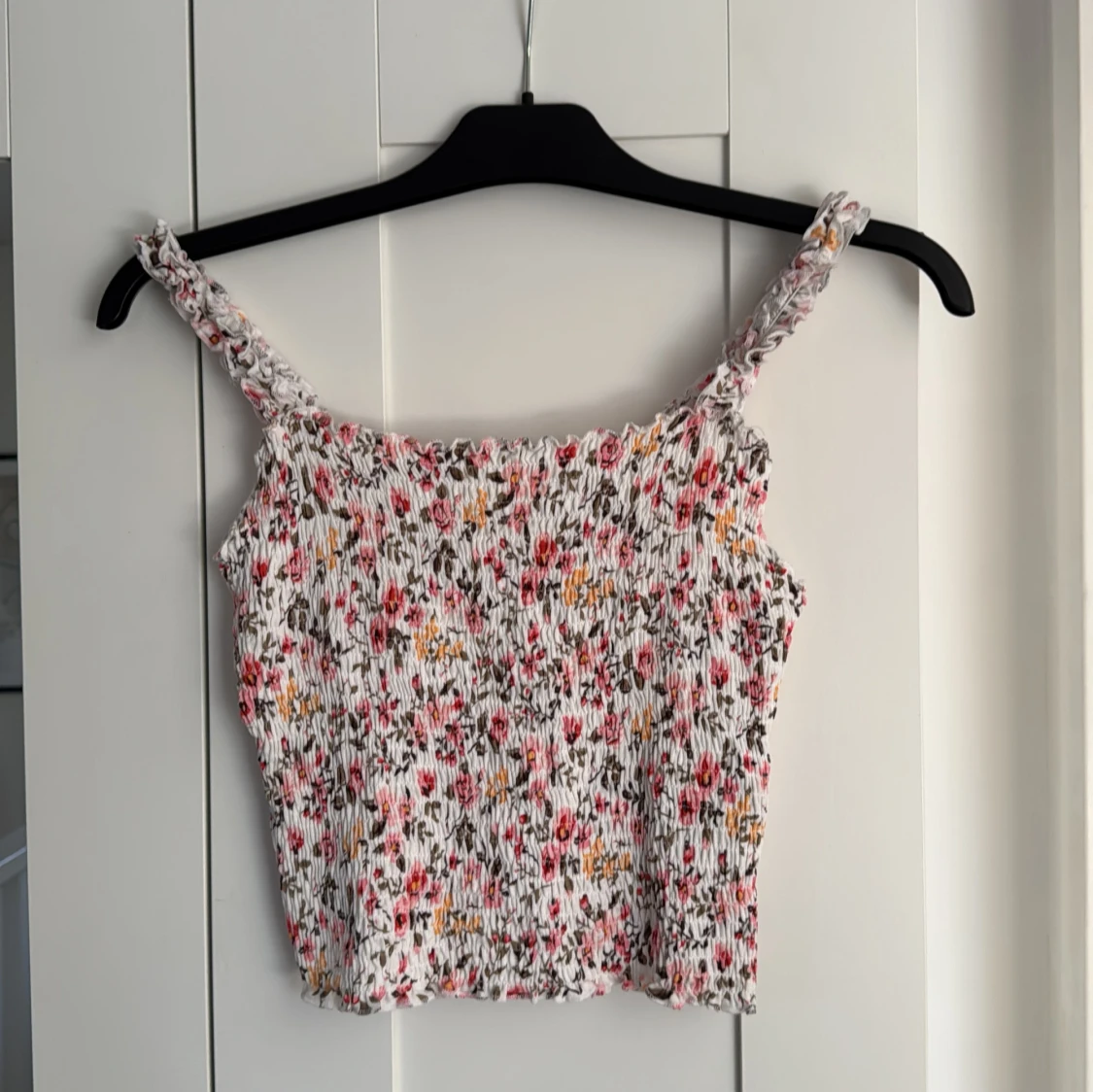 Blommig smockad linnetopp - 2