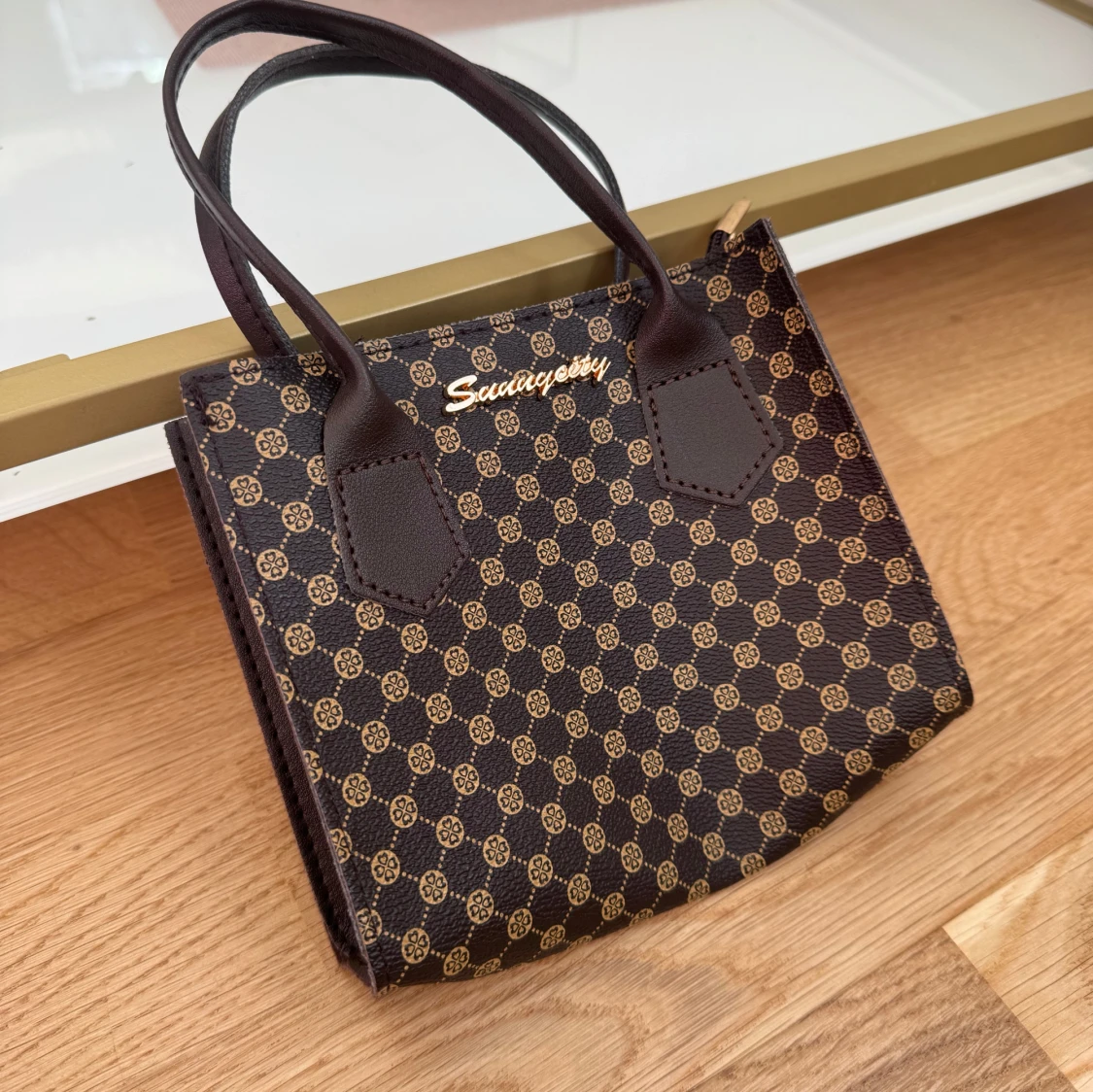 Brun mönstrad handväska från Swaiygen