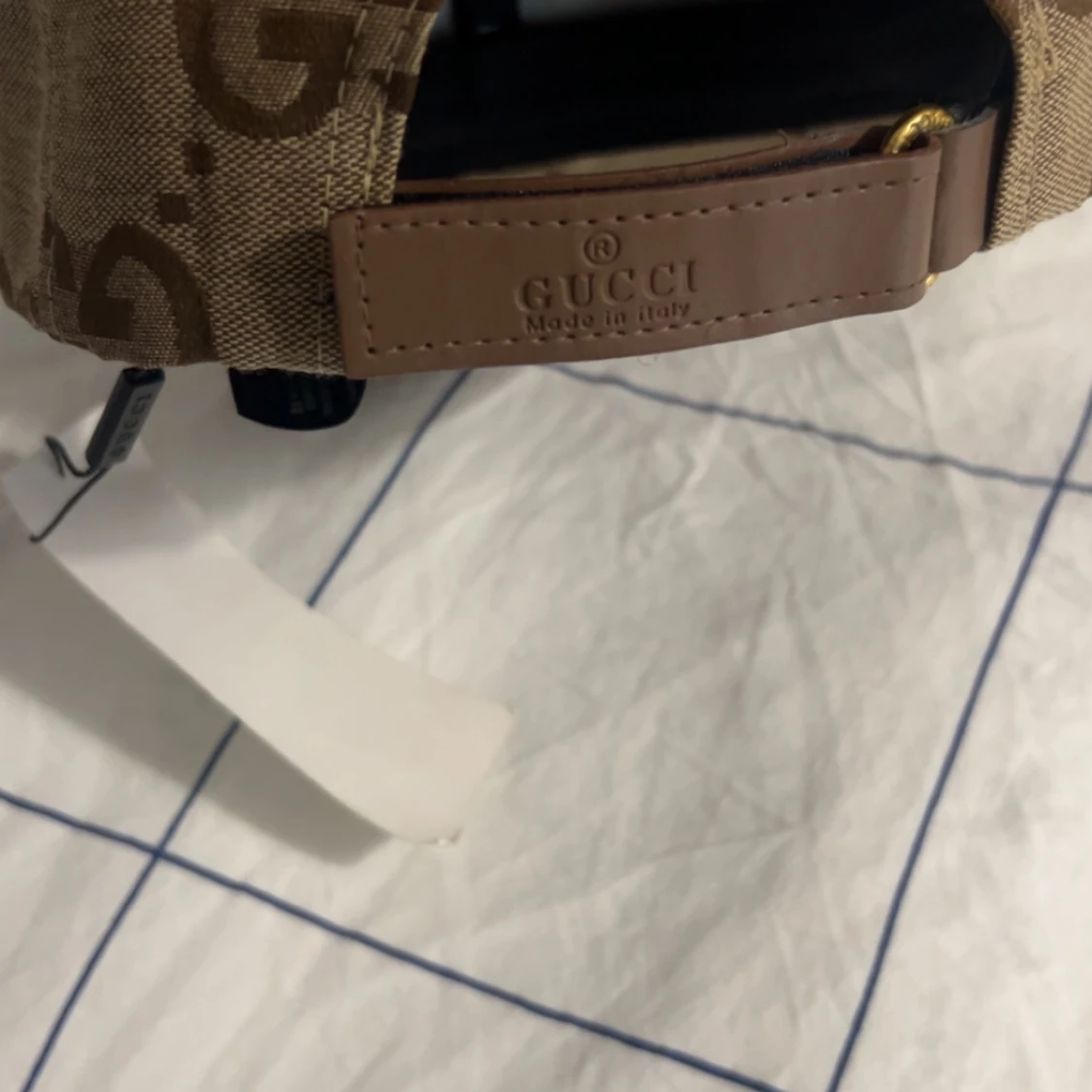 Beige keps från Gucci med GG-mönster - 3