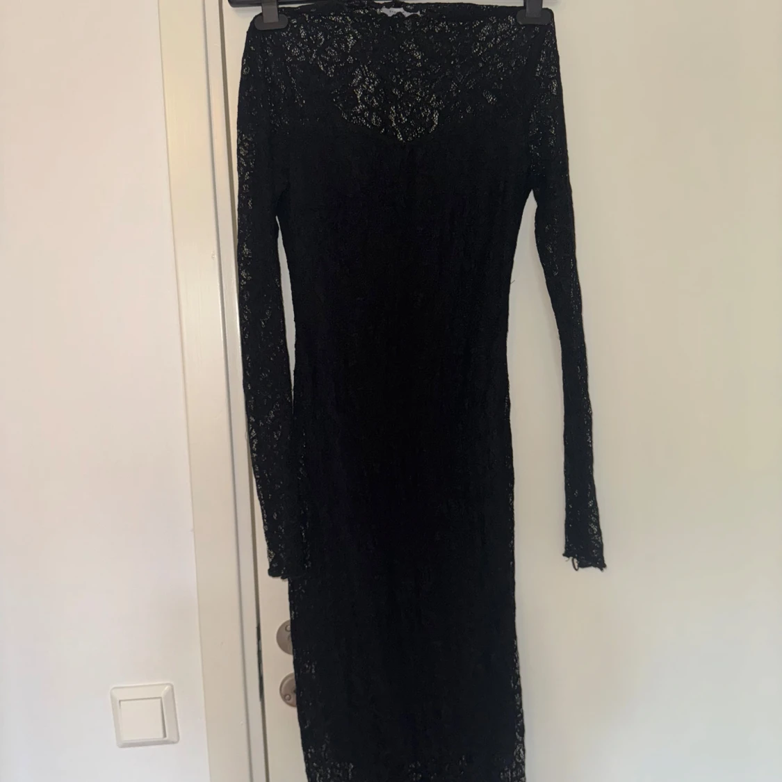 Svart spetsklänning med lång ärm Stockh LM - 2