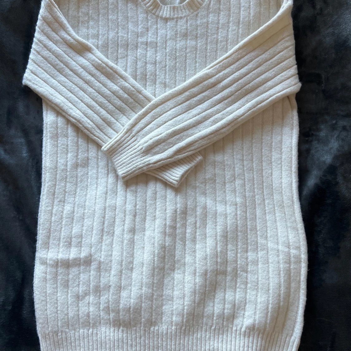 Beige ribbstickad tröja - 3