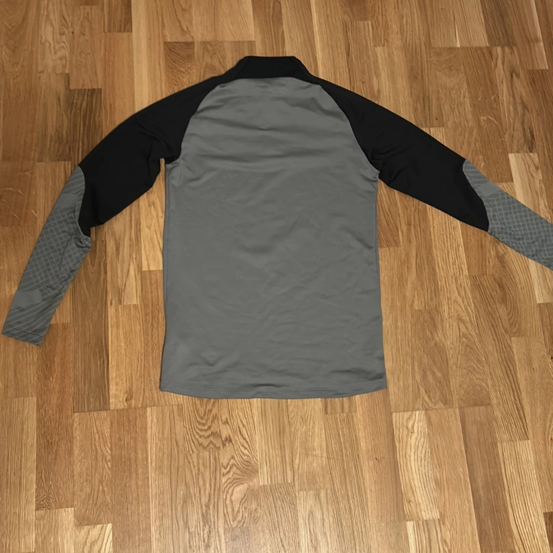 Grå barcelona träningströja - 91