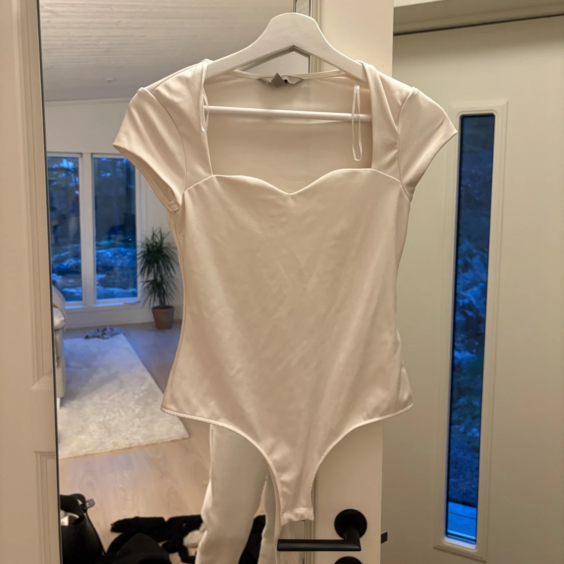 Vit uringad body - 1