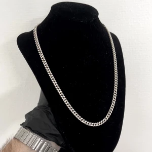 Pansarlänk Halsband Äkta 925 Silver - Pansarlänk i äkta 925 silver, 50cm lång och 5mm bred, väger 35.7g! Stämplad och klar.