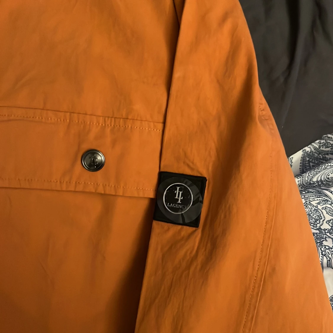 Orange jacka från LAGENCY! - 2