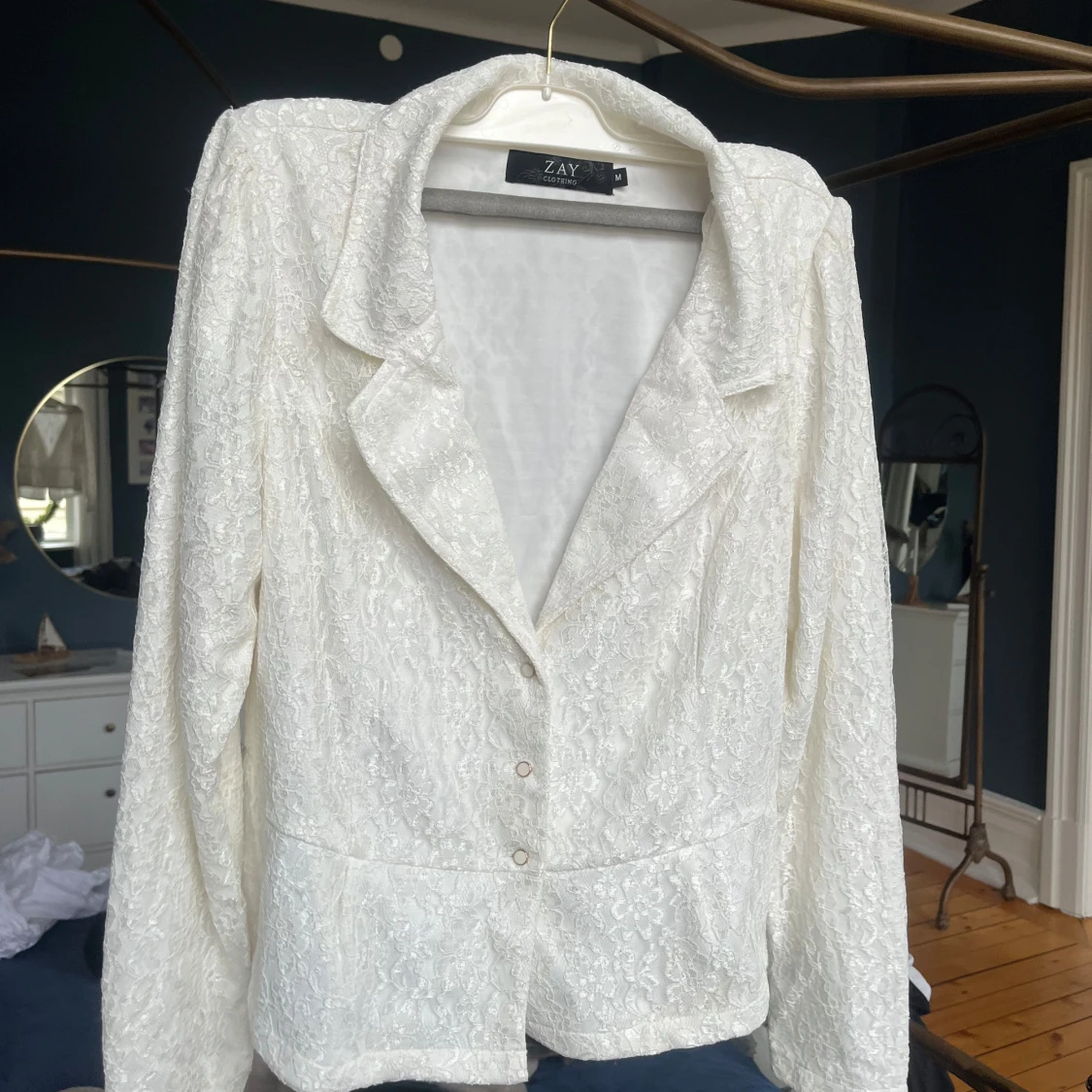 Vit spetskavaj från ZAY - 3