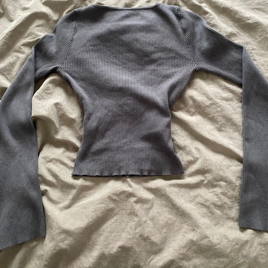 Grå backless tröja - 1