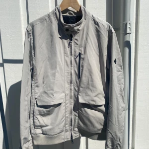 Jacka - Jacka från J.Lindeberg i bra skick!