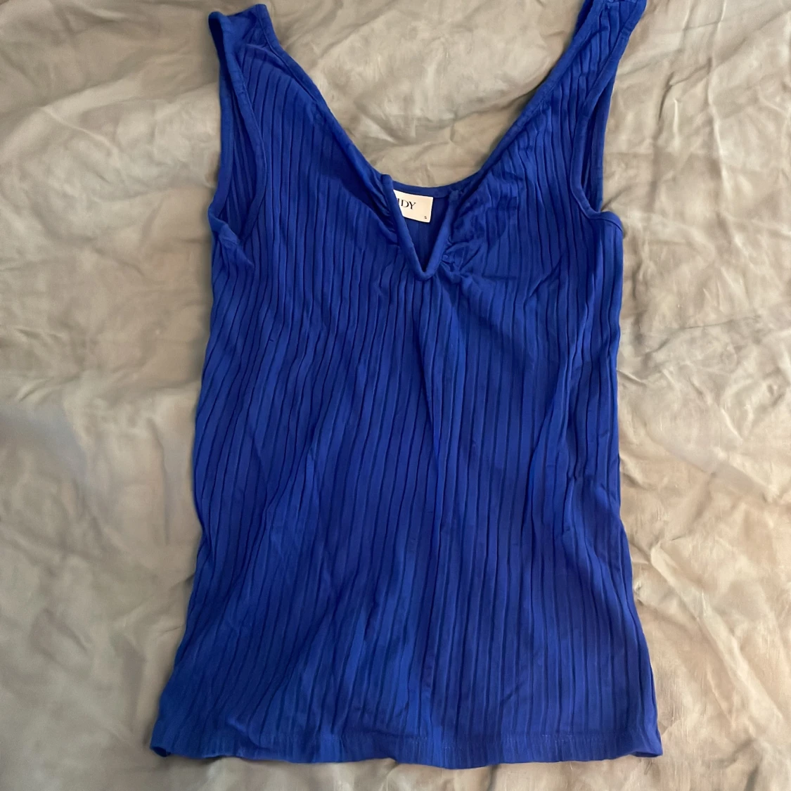 Blå ribbad linnetopp från JDY