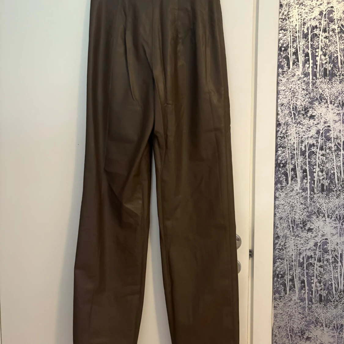 Bruna skinnbyxor med raka ben - 2