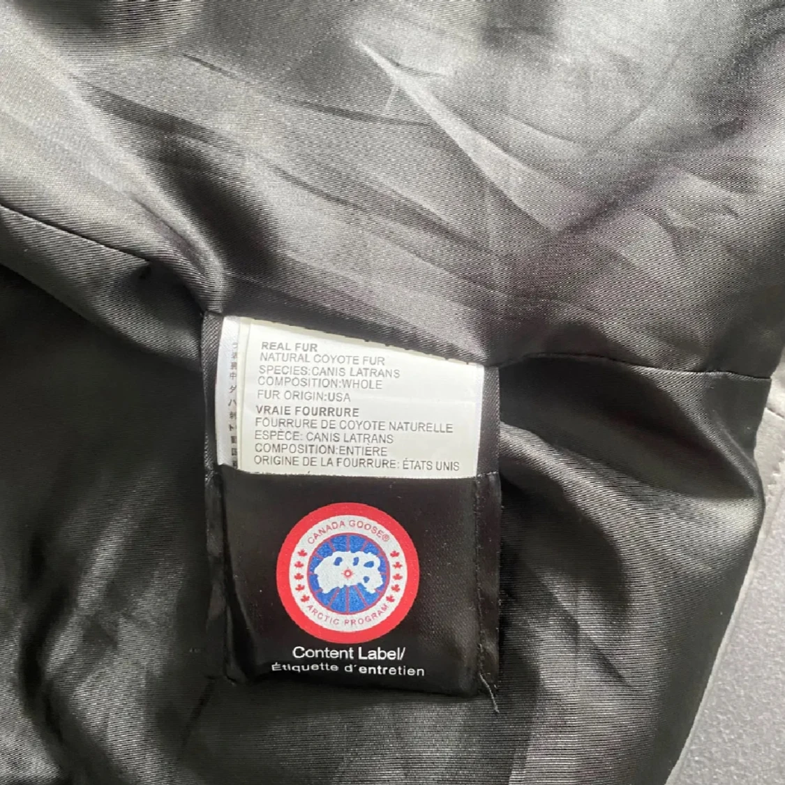 Grå dunjacka med pälskant från Canada Goose - 4