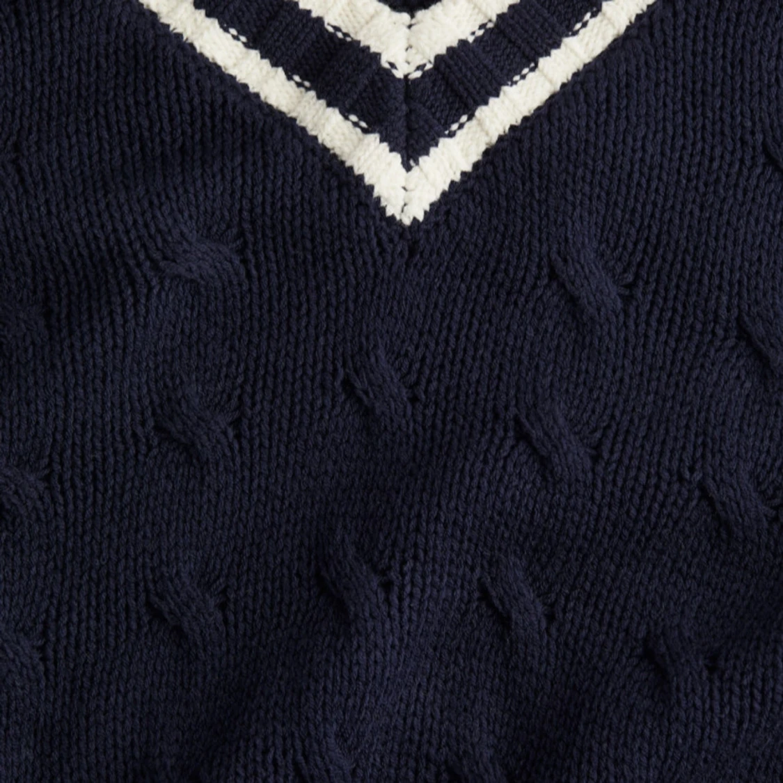 Mörkblå stickad tröja med v-ringning - 3