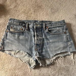 Diesel jeansshorts - Supersnygga Jeansshorts Diesel Perfekt till sommaren 