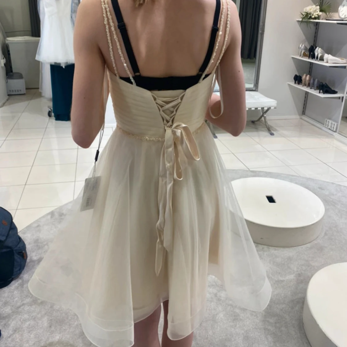 Champagnefärgad klänning