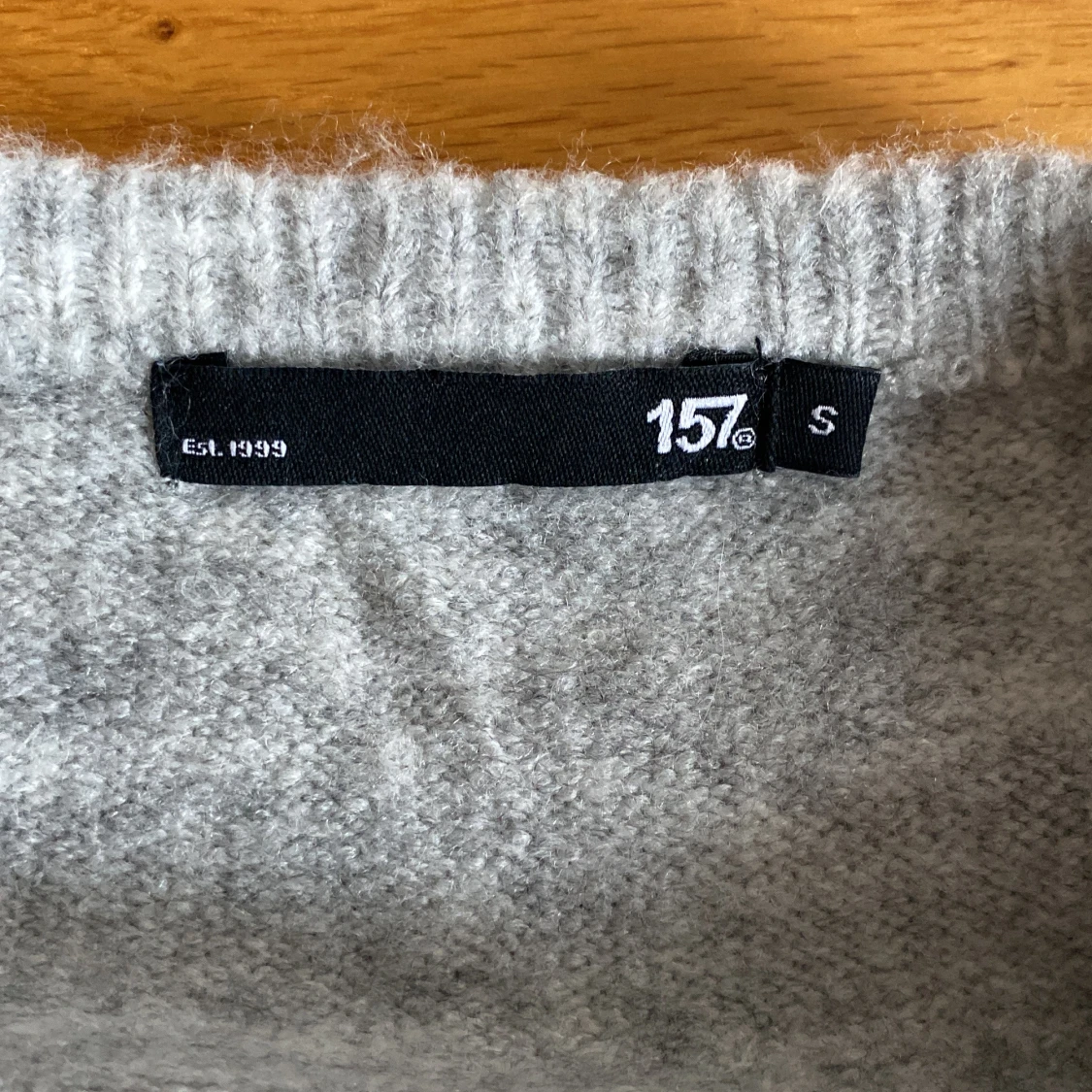 Grå stickad kofta från 157 - 2