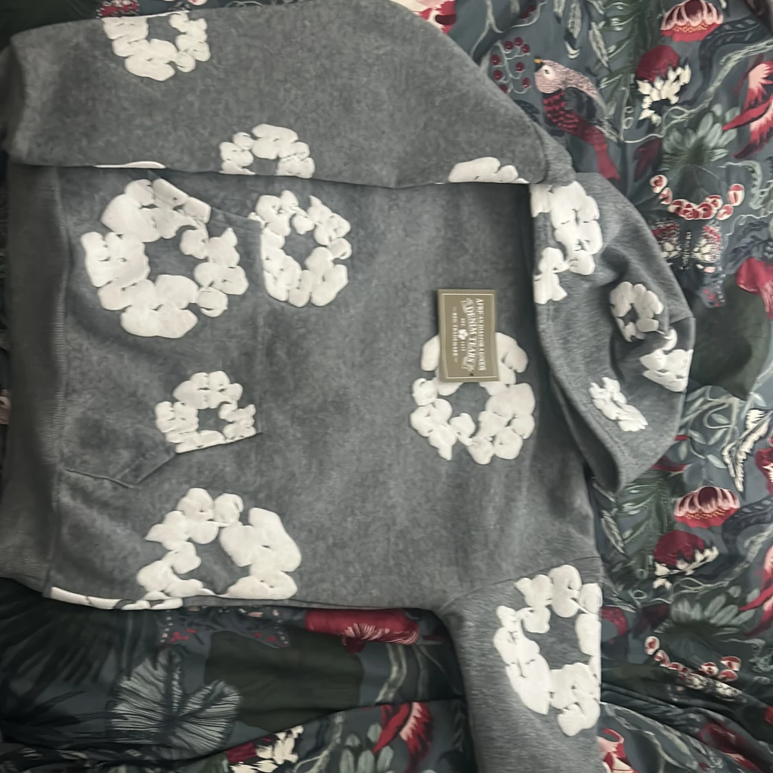 Grå denim tears tröja 