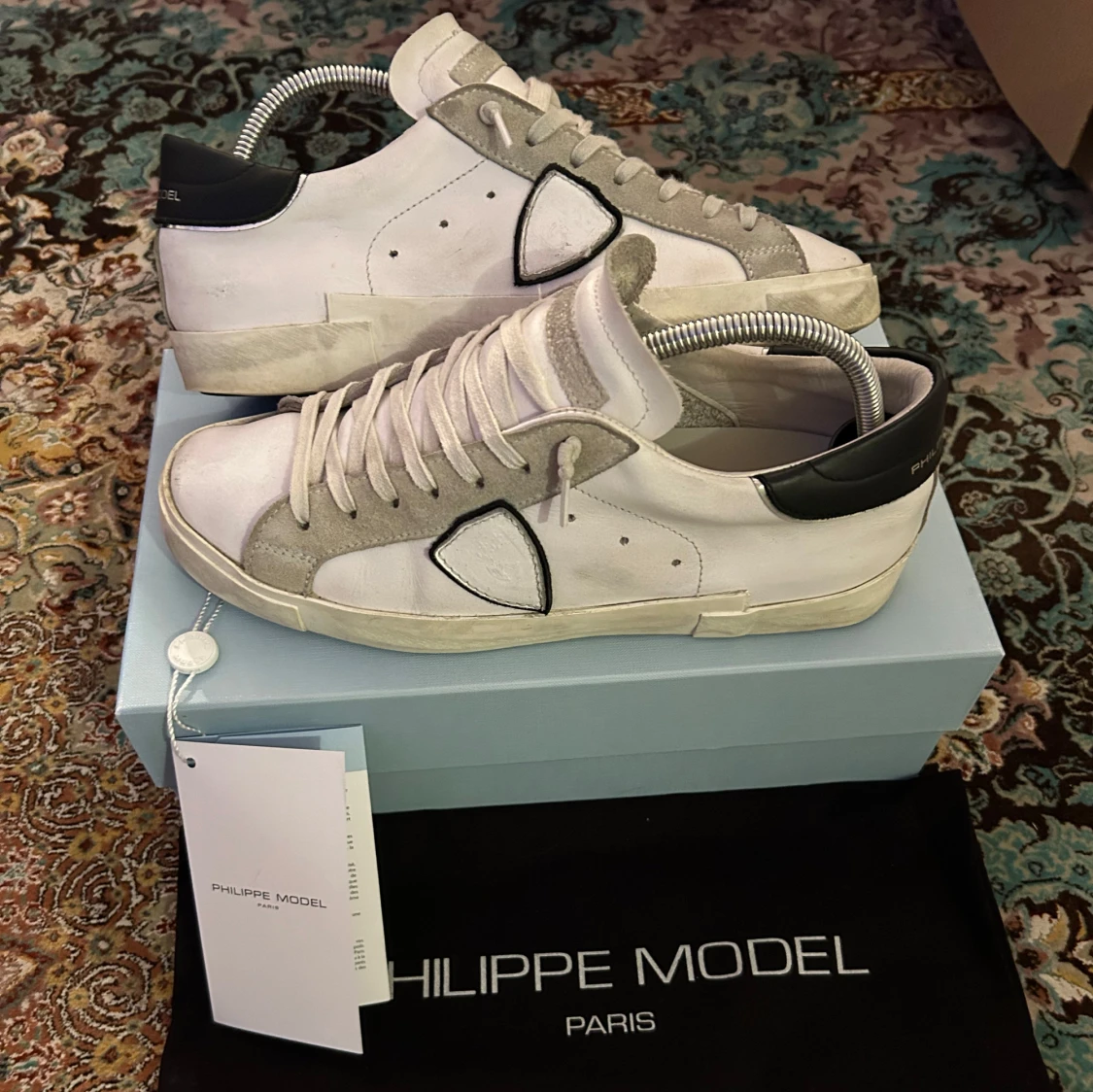 Philippe Model sneakers i vitt och grått - 2