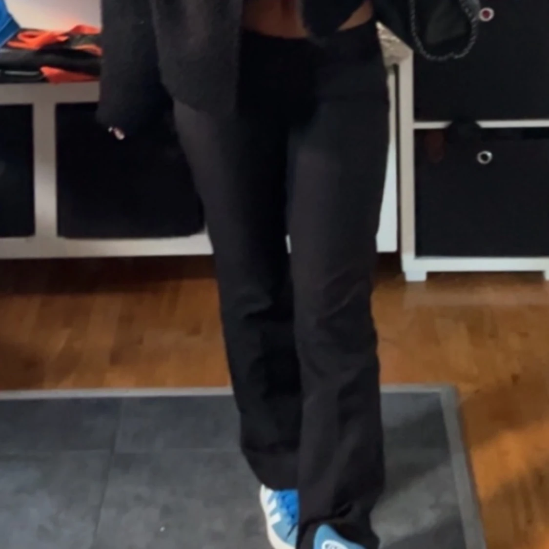 Svarta kostymbyxor från bikbok - 2