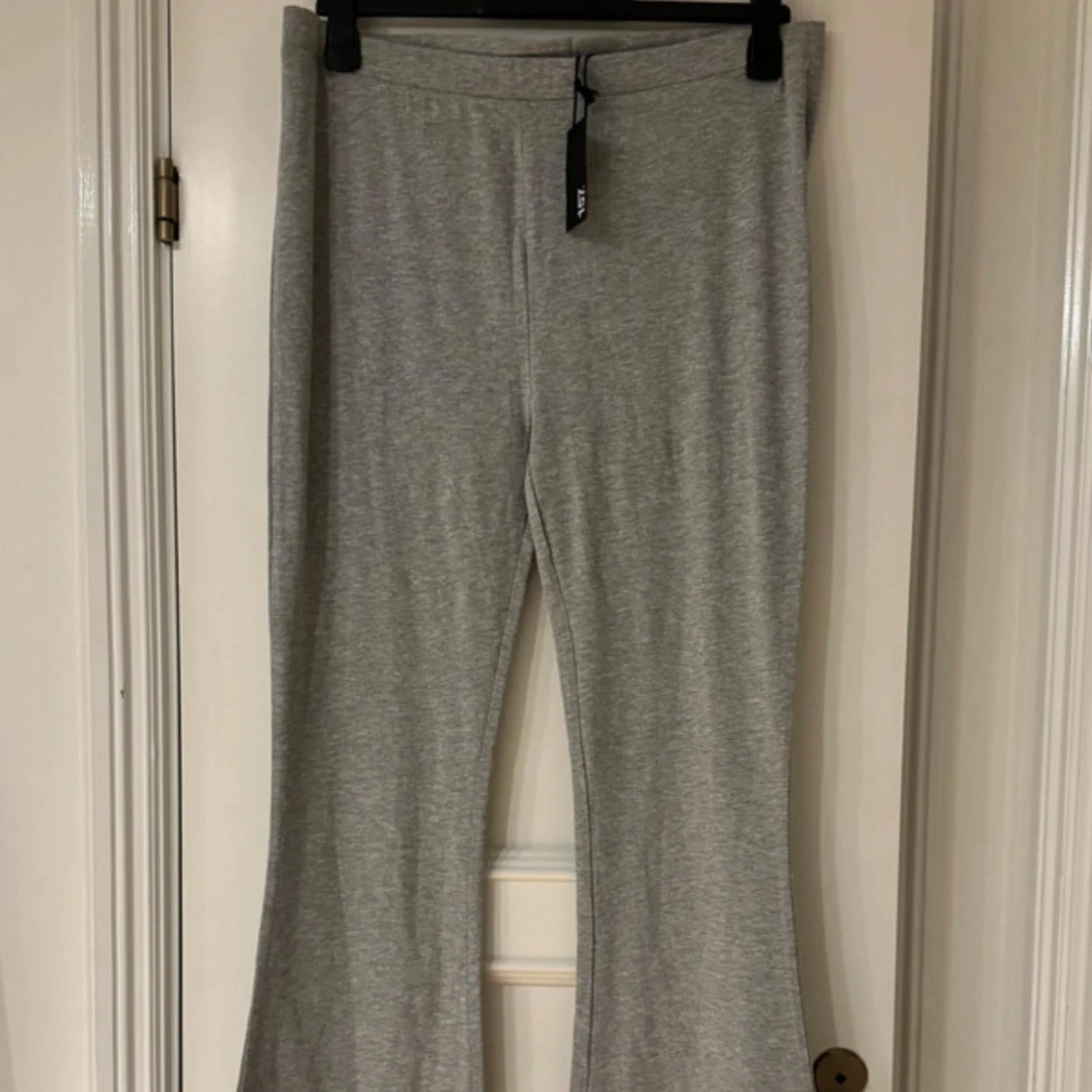 Grå mjukisbyxor från 157